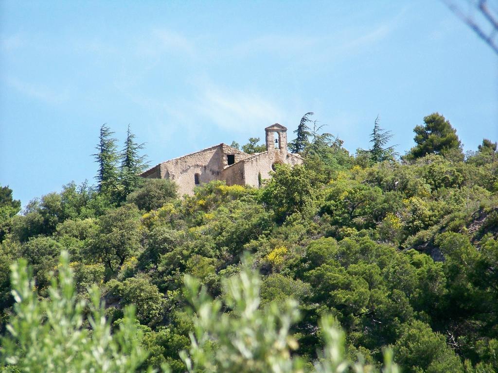 Logis Hotel De L'Etang Cucuron Exteriér fotografie