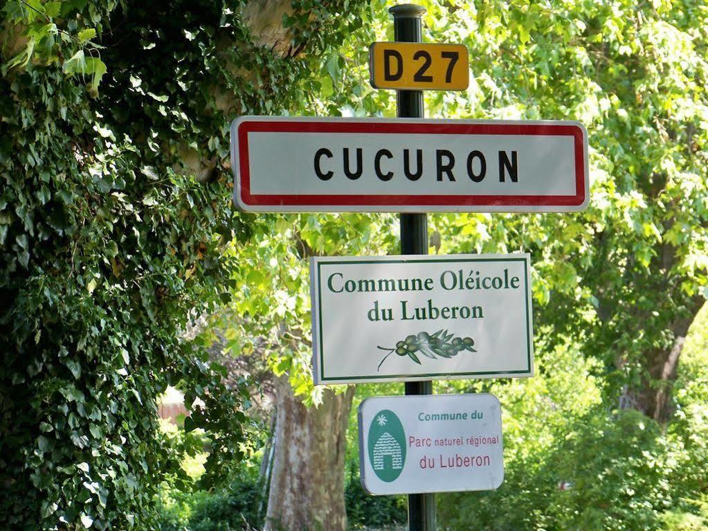 Logis Hotel De L'Etang Cucuron Exteriér fotografie